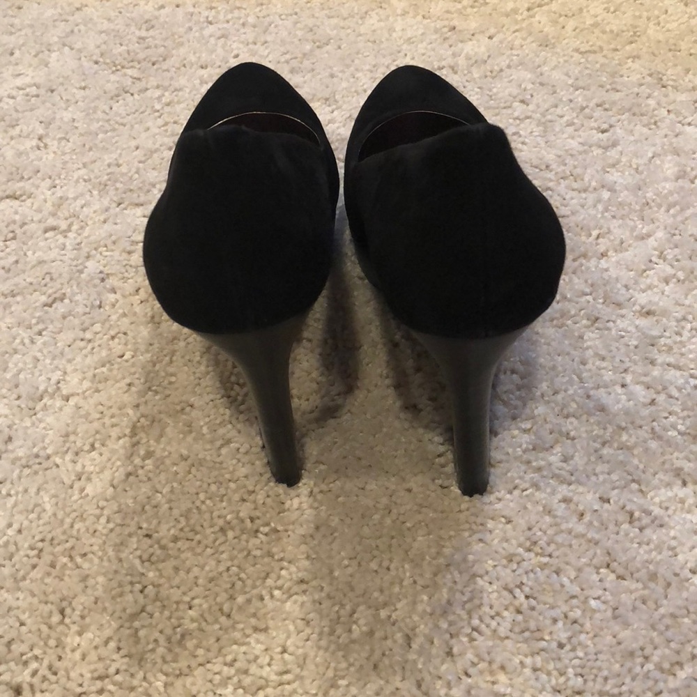 Pumps - Picture 2 of 5